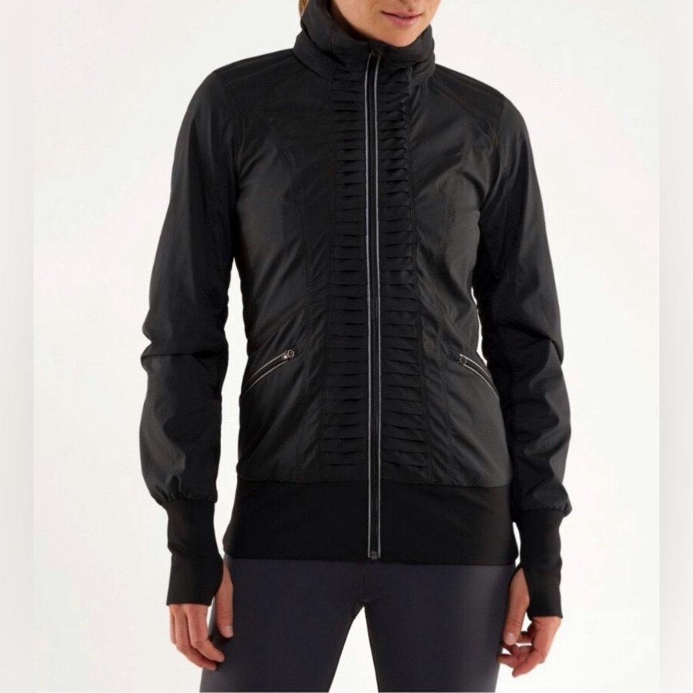 Lululemon Run Back on Track Jacket Size 4 Black With Packable Hood